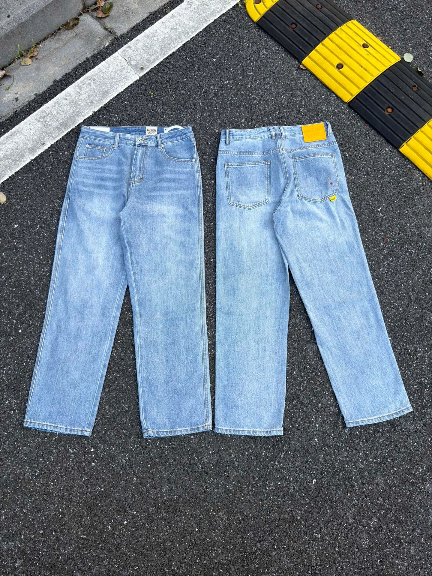 P220💰G02 GALLERY DEPT. Classic embroidered splash-ink washed jeans. Size: 28 30 32 34 36